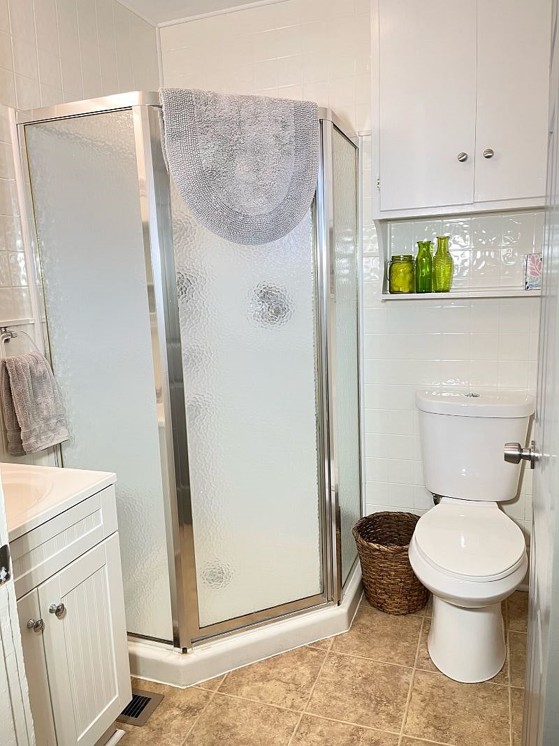 spotless bathroom