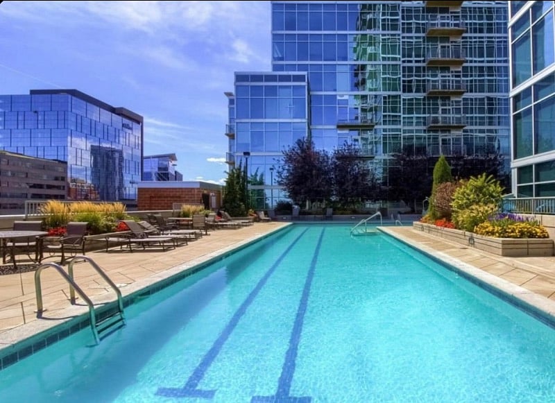 Gorgeous 8th floor pool.