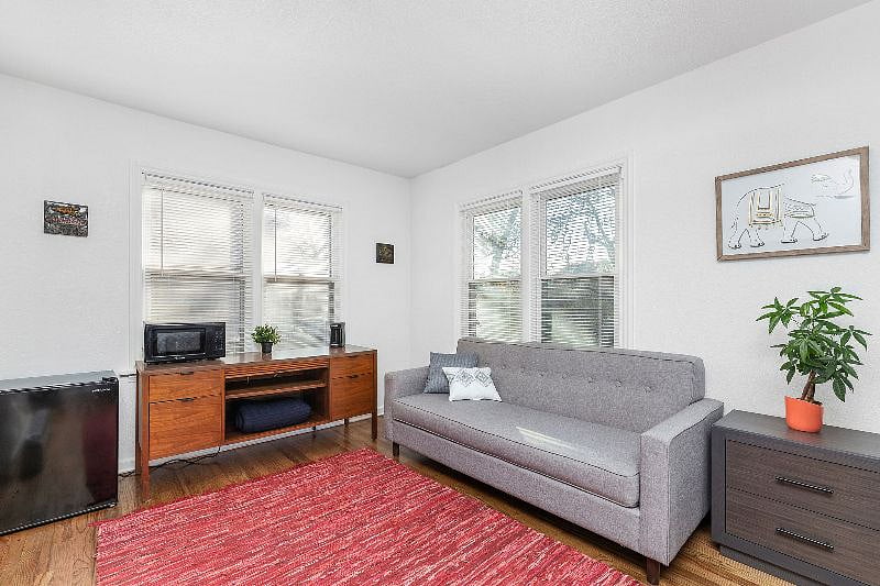 Furnished Finder property 457111_2 photo 6