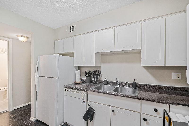 Furnished Finder property 457130_1 photo 8