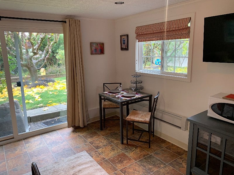 Small dining tabke
