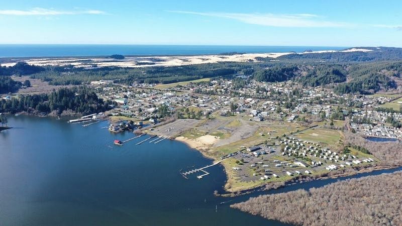 Beautiful Lakeside.  Where the lake meets the beach, ocean, streams, rivers and ocean.  Explore and have fun. 