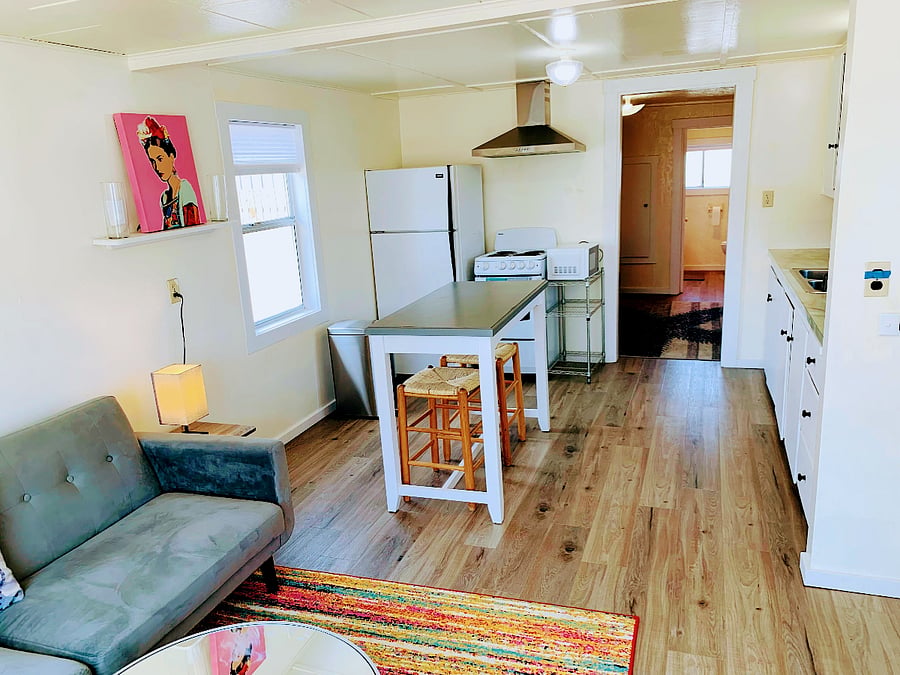 Great open concept living in a great location close to everything. Walk to the lake, groceries, tavern, restuarant, fishing and more