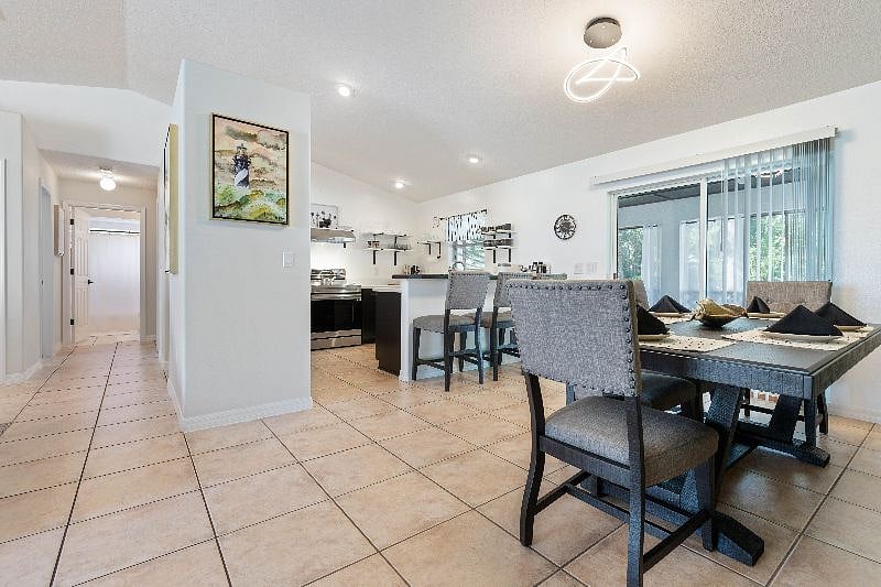 Furnished Finder property 457408_1 photo 10