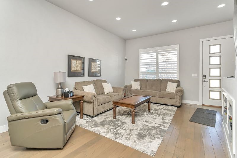Furnished Finder property 457414_1 photo 4