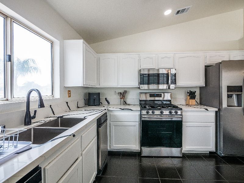 Furnished Finder property 457525_1 photo 13