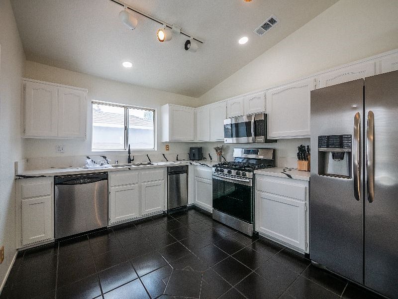 Furnished Finder property 457525_1 photo 14
