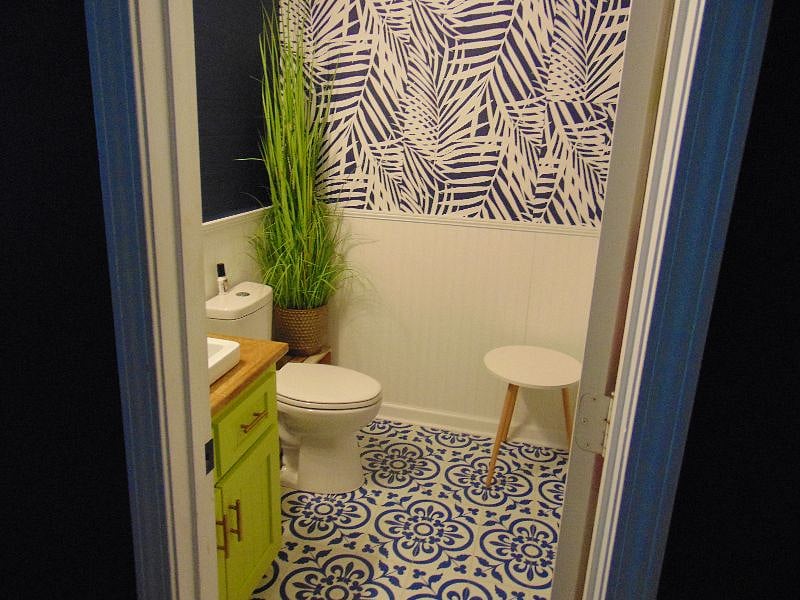 Shared bath (shared only if second room is rented) 