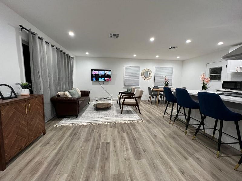 Furnished Finder property 457801_1 photo 5