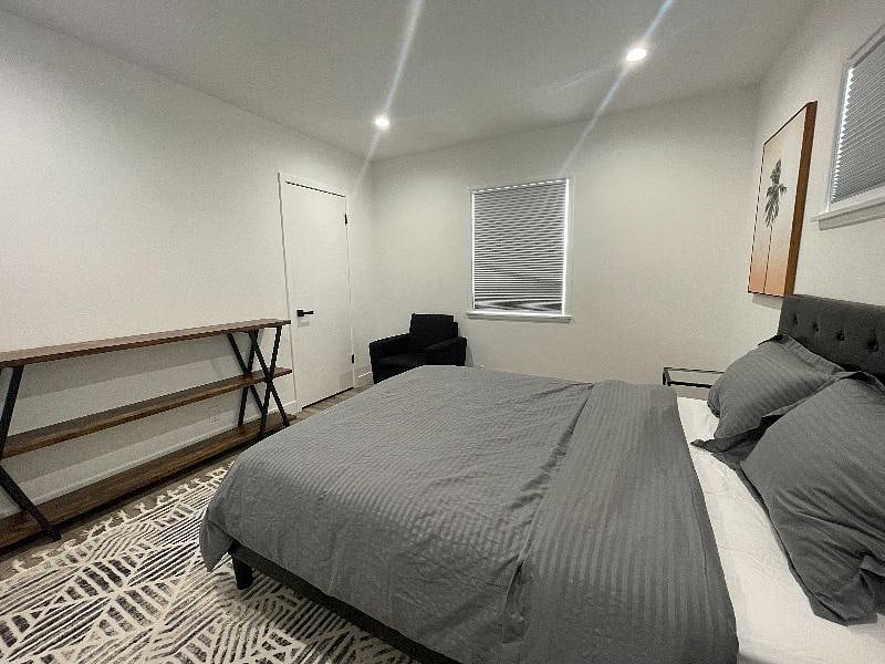Furnished Finder property 457801_1 photo 18