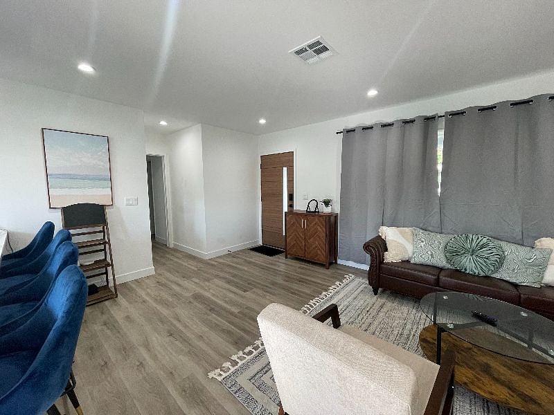 Furnished Finder property 457801_1 photo 11