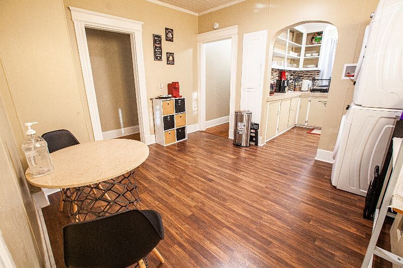 Furnished Finder property 457901_1 photo 9