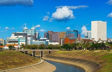 This complex is located in the heart of the world renouned Texas Medical Center.