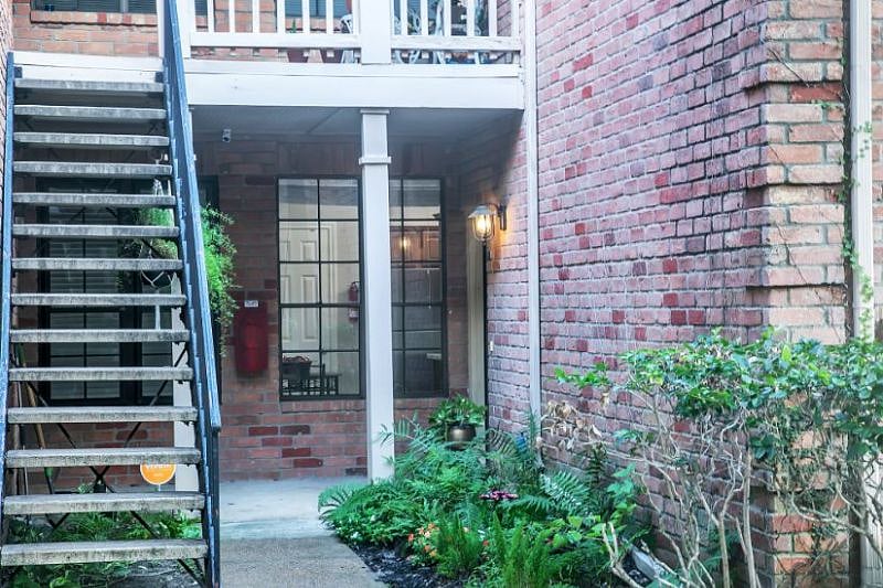 Outside this darling ground floor unit.  This is a gated, safe and quiet medical community.