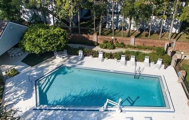 Furnished Finder property 458200_1 photo 3