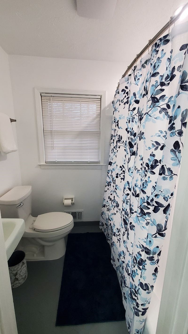 Bathroom 1: Two Sinks, Shower and Tub Combo