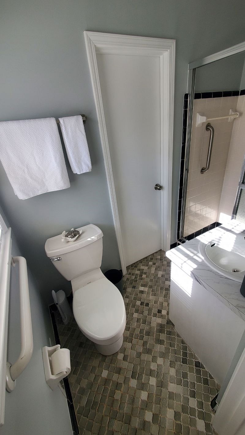 Bathroom 2