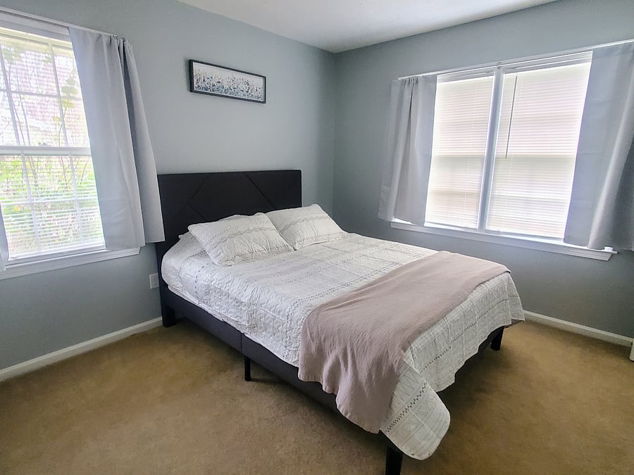 Bedroom 2: Queen Bed, Attached Bathroom #2