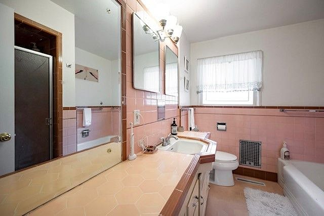 Cute and clean bathroom with your own dedicated medicine cabinet and drawers. Separate Shower and bathtub.
