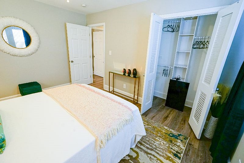 Queen Bedroom 1 - Loads of Closet Space