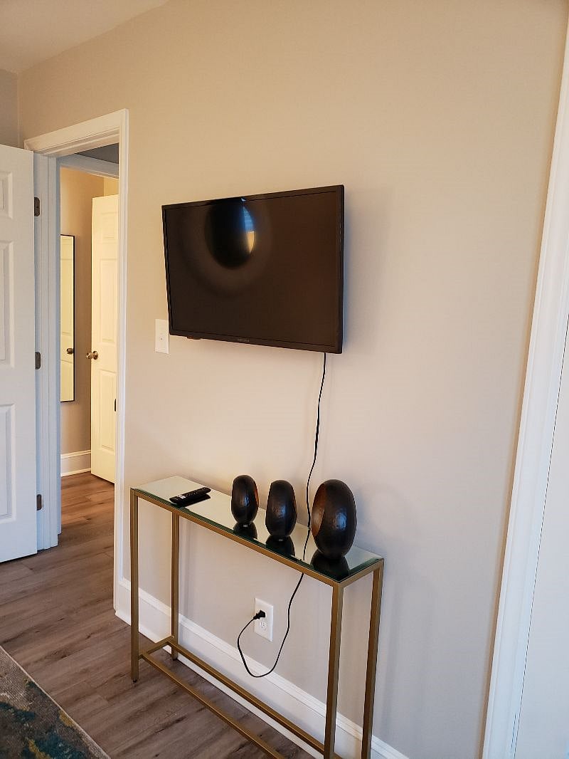 TV in Queen Bedroom 1