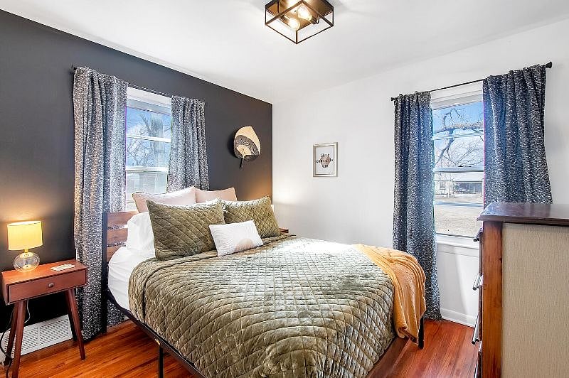 Eclectic Escape Back Bedroom - Queen Bed