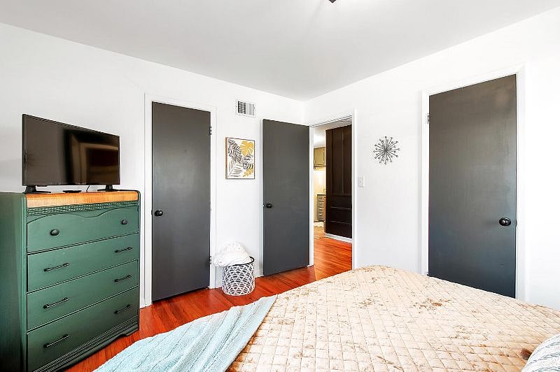 Eclectic Escape - Front Bedroom - King Bed
