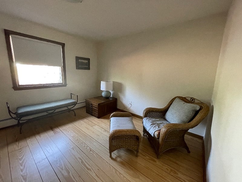 Additional room office / yoga room.