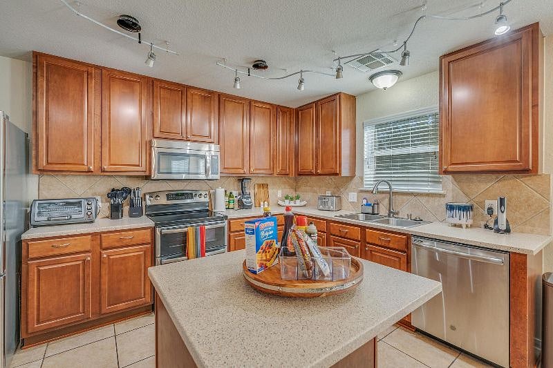 Furnished Finder property 458689_1 photo 12
