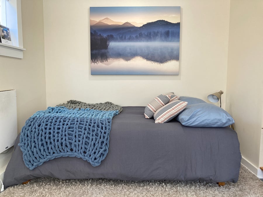 Studio - Twin bed - Memory foam mattress. 