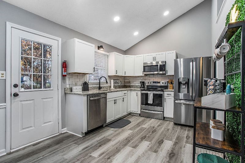 Furnished Finder property 459194_1 photo 29
