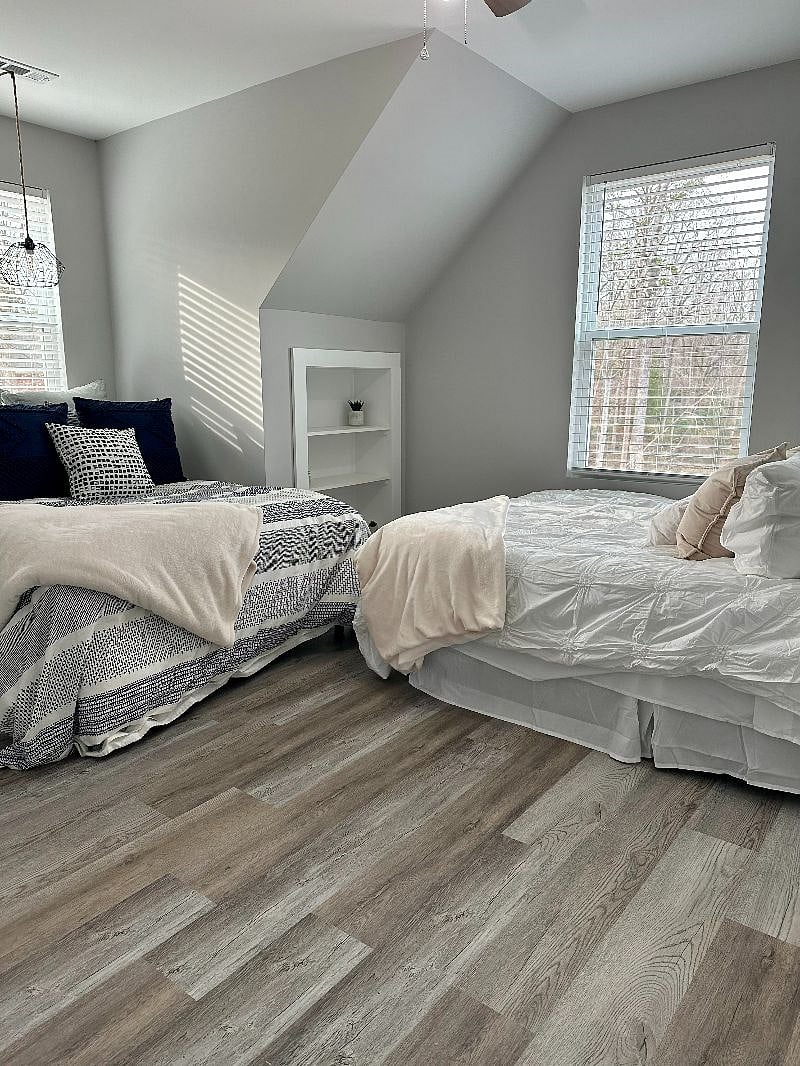Bedroom 2 has queen and full bed