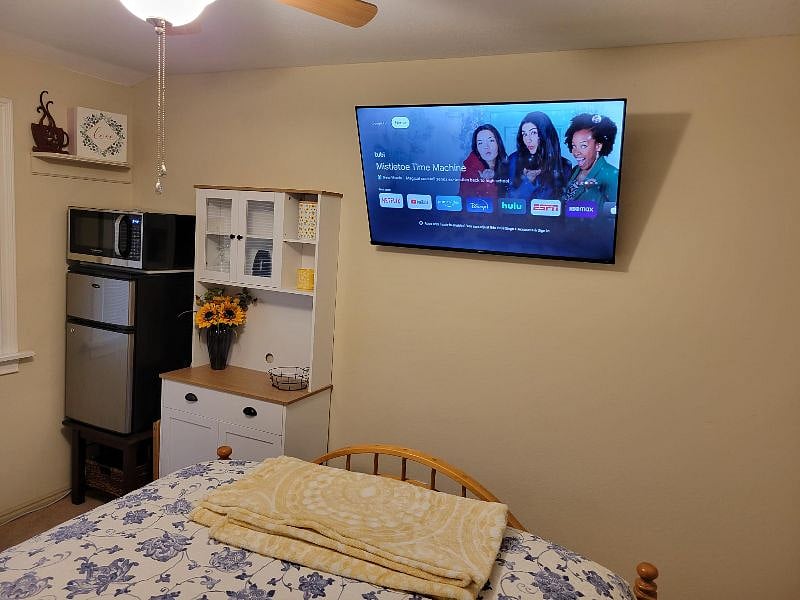 New 4K TV. Fridge has been replaced with new larger one. New microwave with air fry and baking ability. Plus access to household kitchen. 