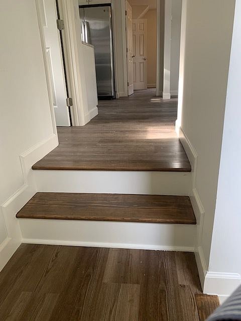 Landing at start of apartment.