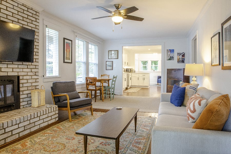 Furnished Finder property 459638_1 photo 2