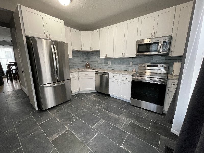 Full size kitchen with new LG appliances