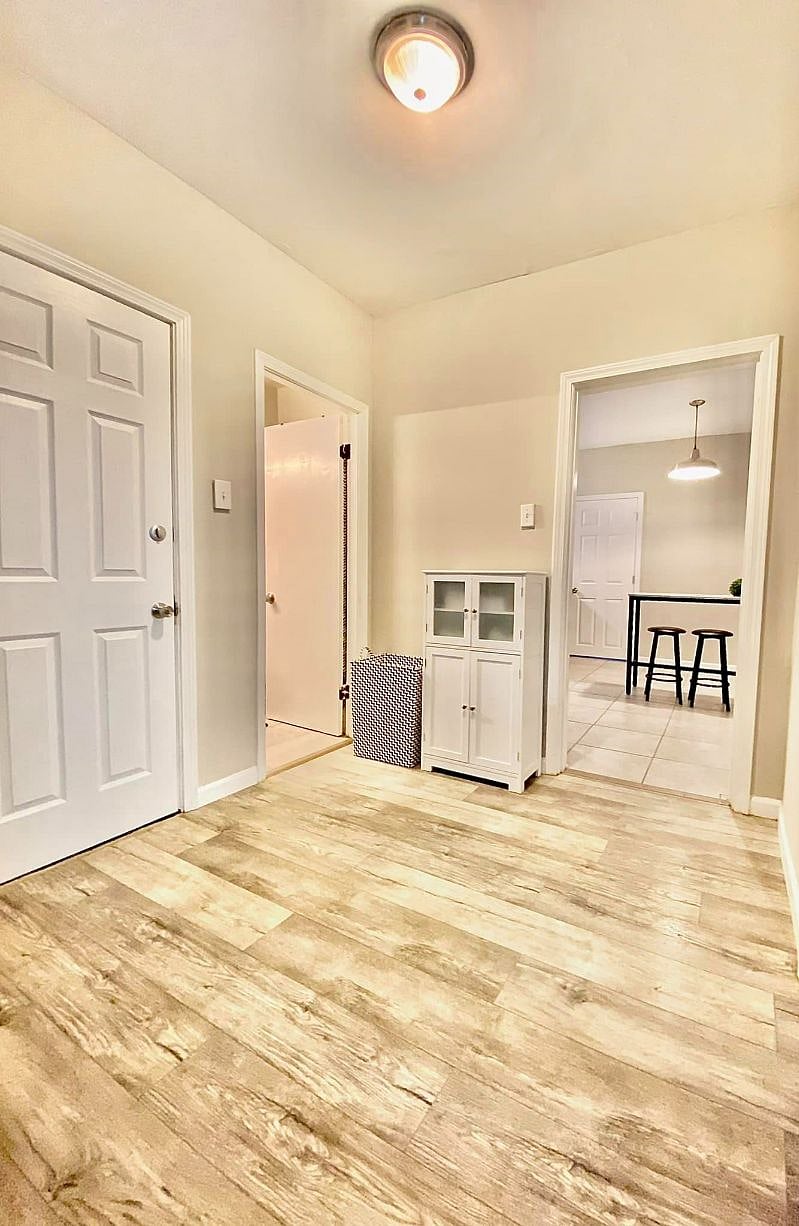 Furnished Finder property 460122_1 photo 3