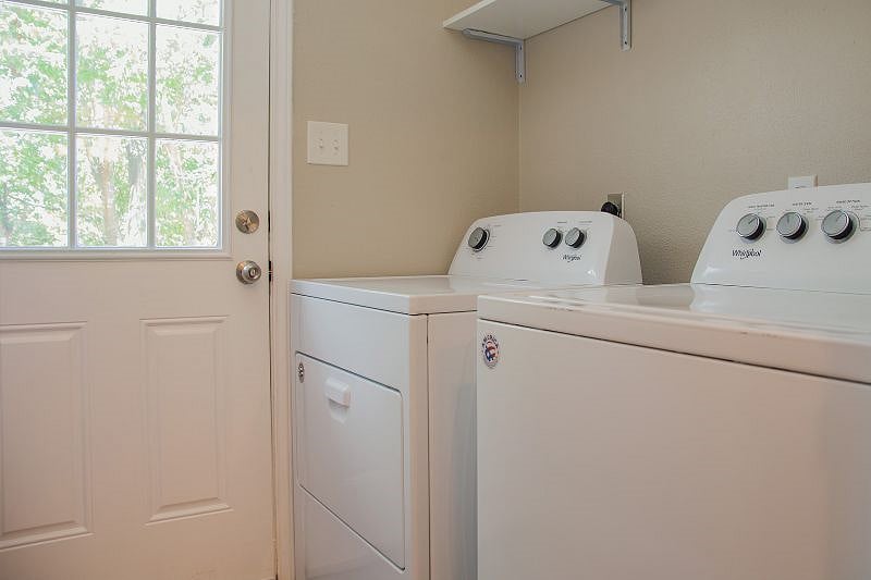 Furnished Finder property 460137_1 photo 13