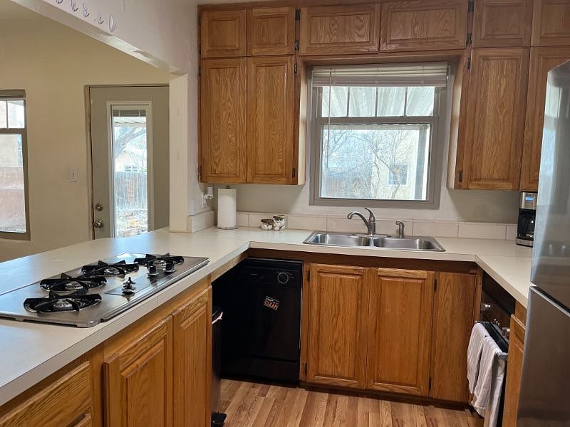 Kitchen looking to backyard
