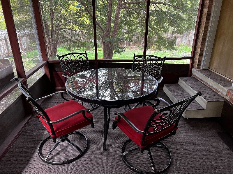 Screen porch