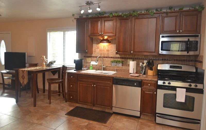 Furnished Finder property 460384_1 photo 1