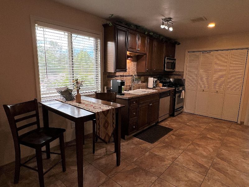 Furnished Finder property 460384_1 photo 10