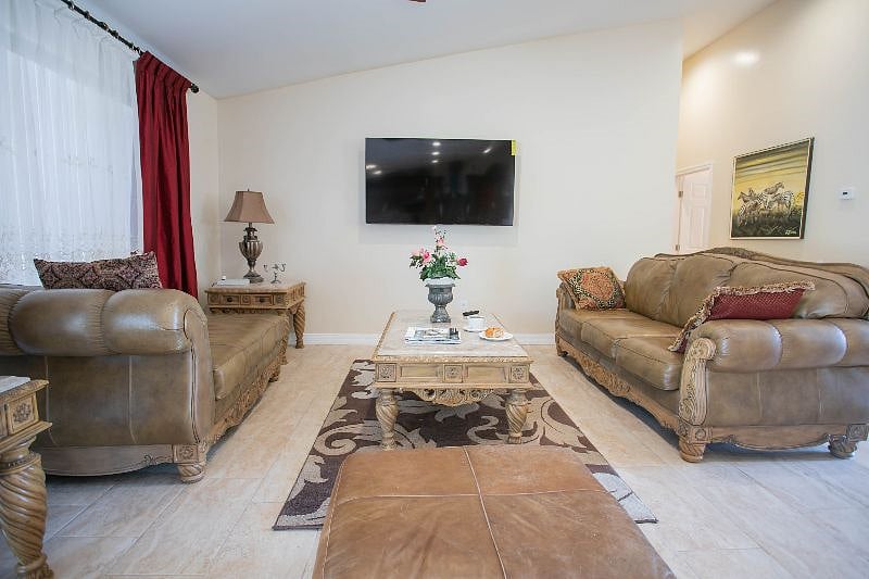 Furnished Finder property 460405_1 photo 2