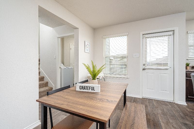Furnished Finder property 460427_1 photo 14
