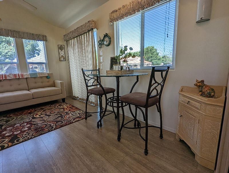 Furnished Finder property 460607_1 photo 9