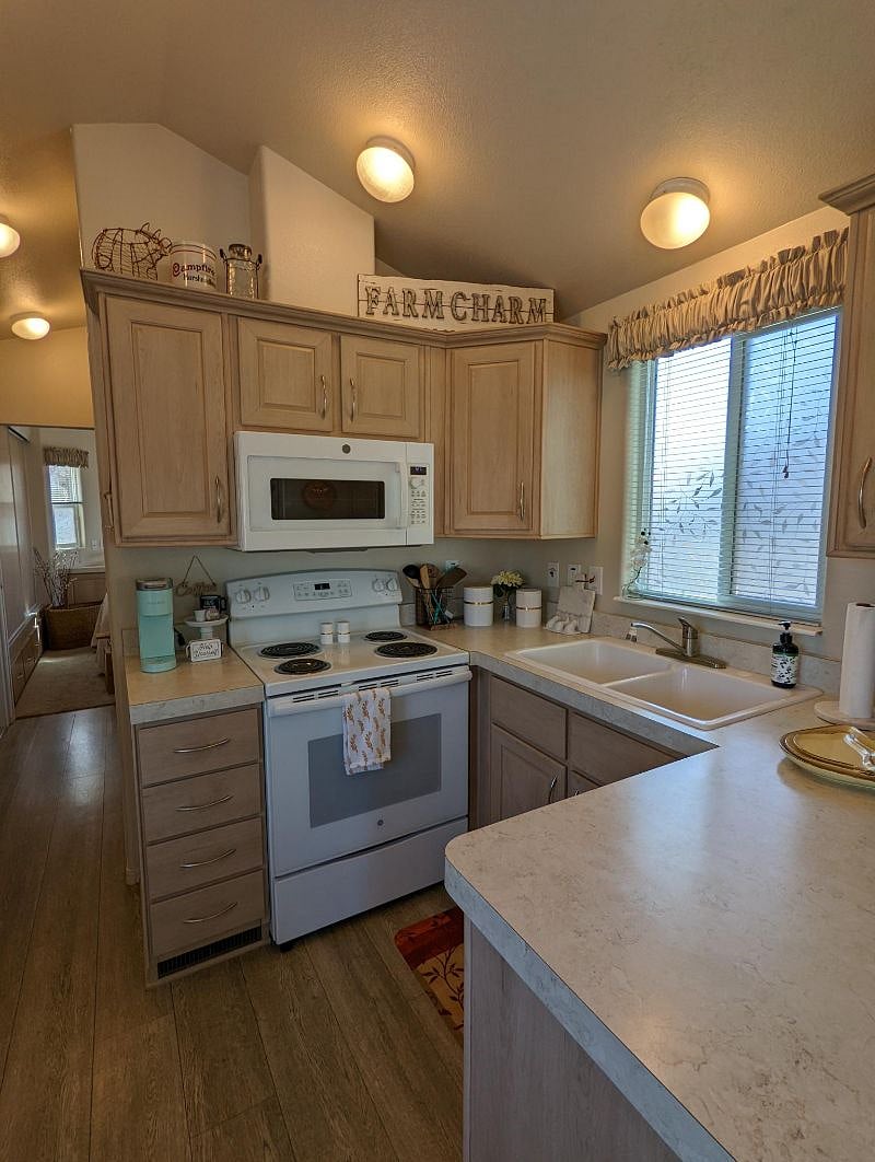 Furnished Finder property 460607_1 photo 12