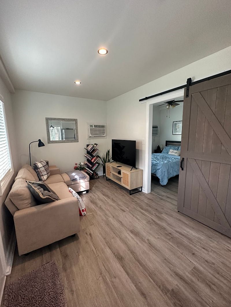 Furnished Finder property 460628_1 photo 6