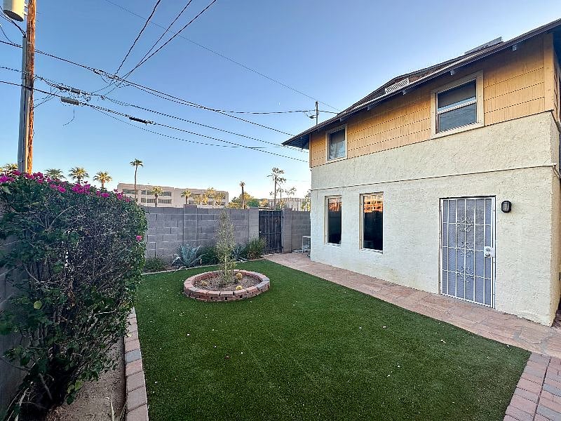 Courtyard area outside of Apt D.