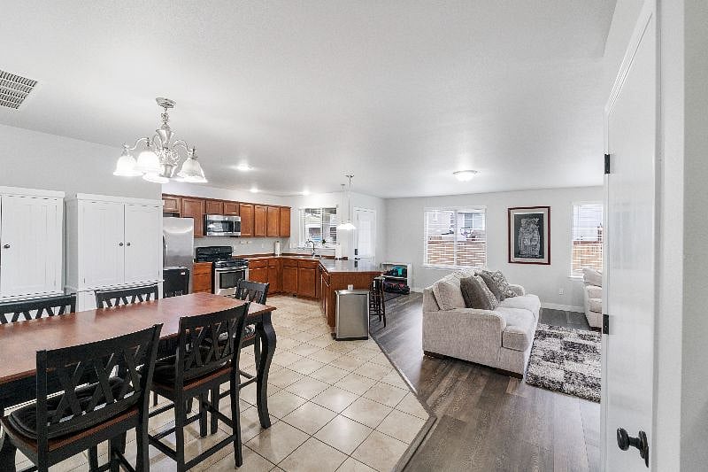 Furnished Finder property 460767_3 photo 8