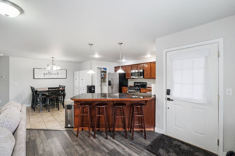 Furnished Finder property 460767_3 photo 9